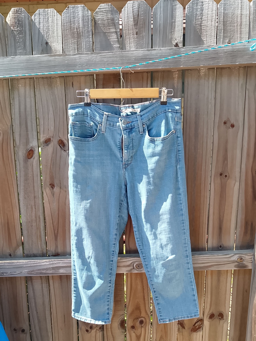 Levi's Strauss 311 Shaping Skinny Capri Women's Light Wash Jeans Size 30